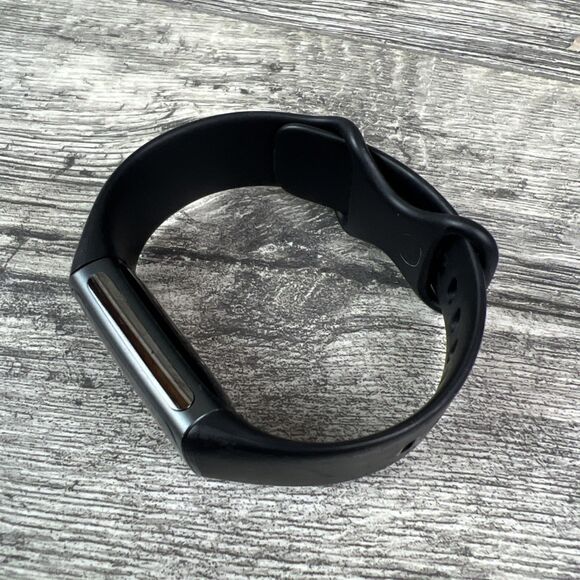 Fitbit FB423 Smart Watch Luxe Fitness & Wellness Tracker Black Size S/P - Picture 4 of 10